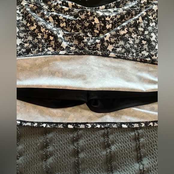 Tranquility Black and White Women's Skort - Picture 2 of 4